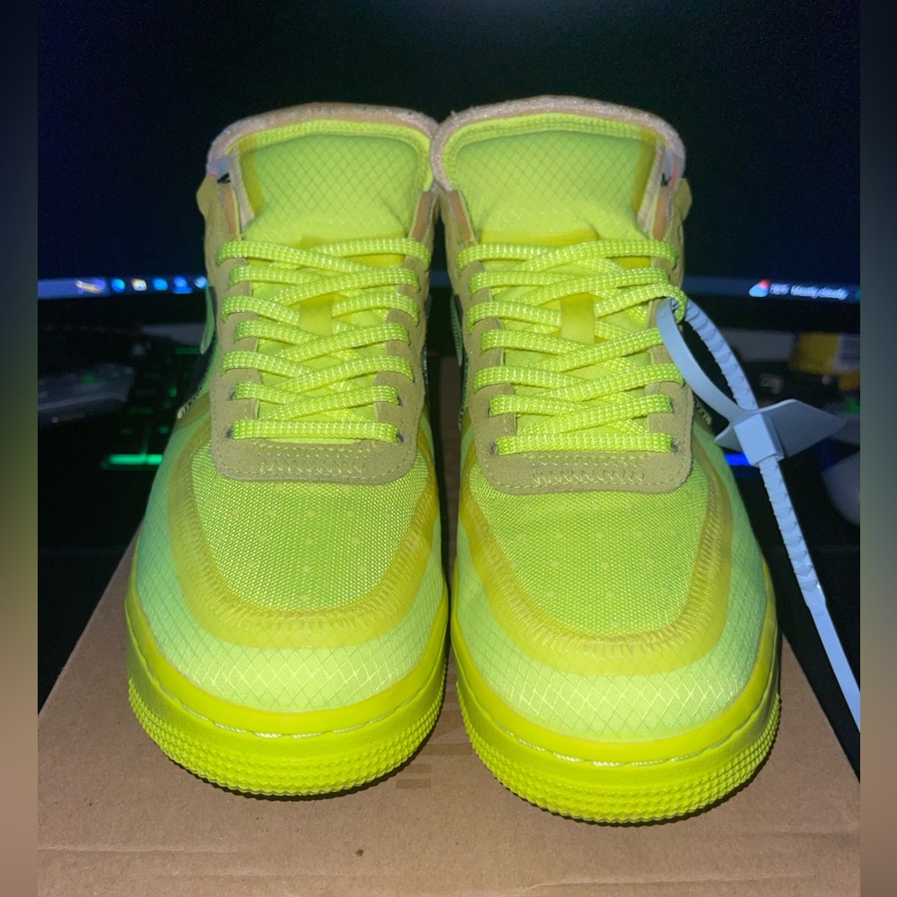 Off-white air force 1 volt size 8.5